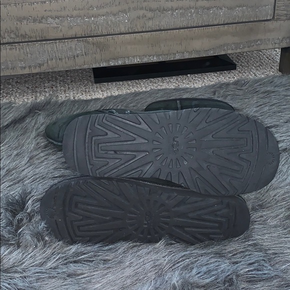 UGGS - Picture 6 of 8
